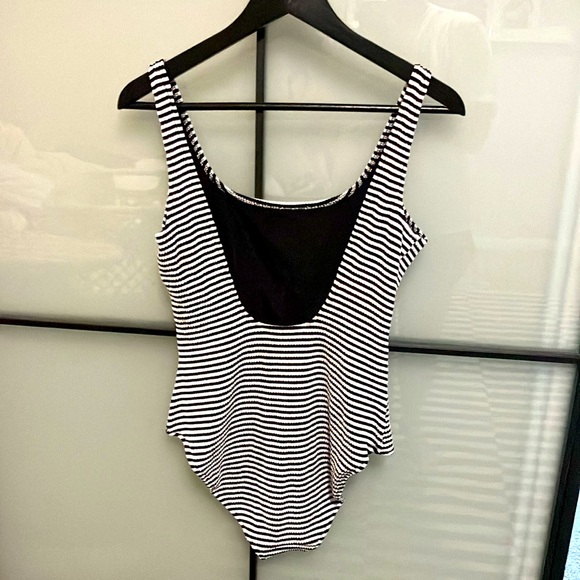 Aerie crinkle scoop full coverage one piece swimsuit - Picture 3 of 3